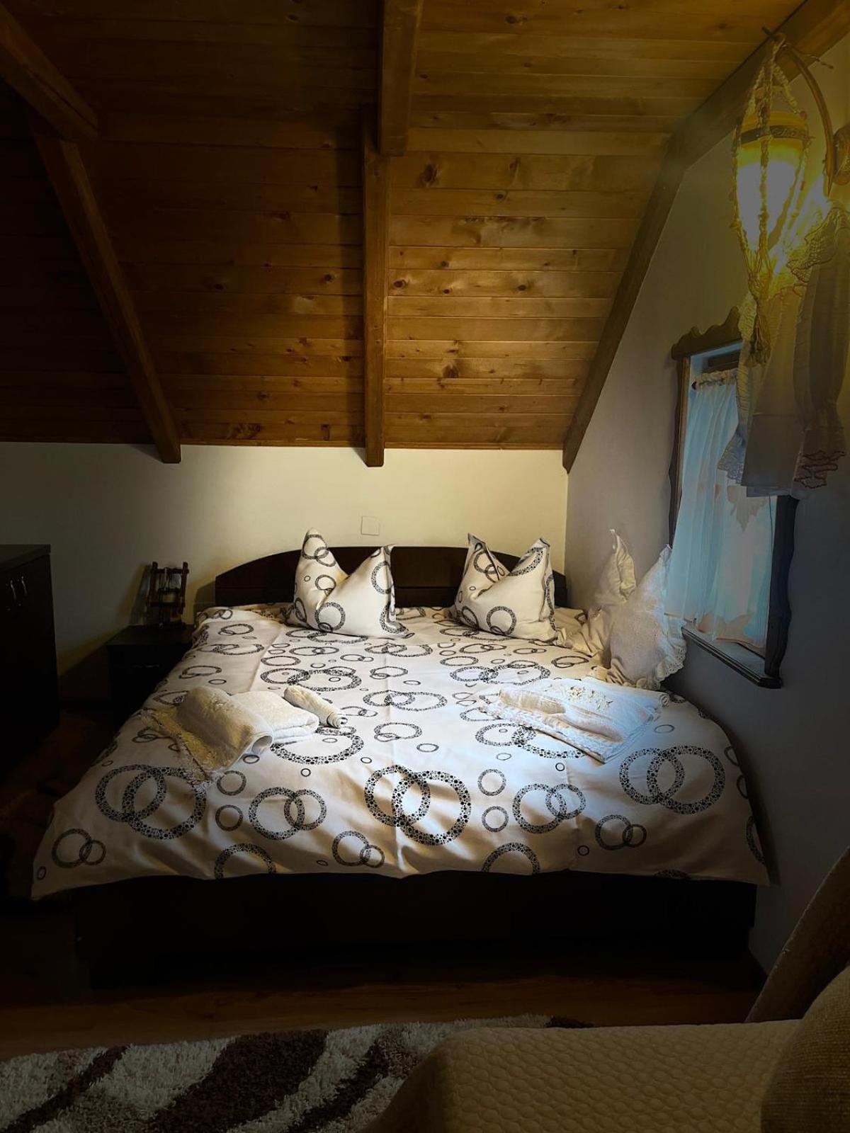 Cabana Rustic Borşa Værelse billede